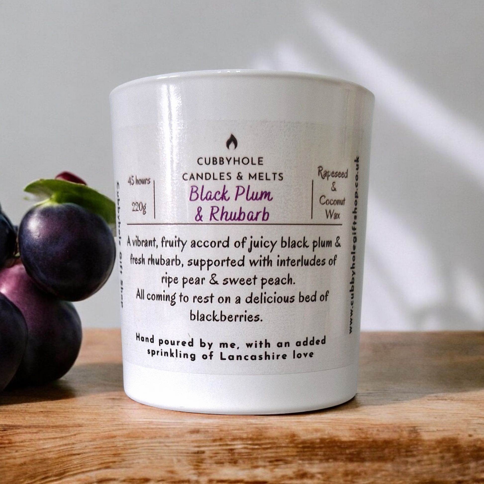 Black Plum & Rhubarb Candle image 1
